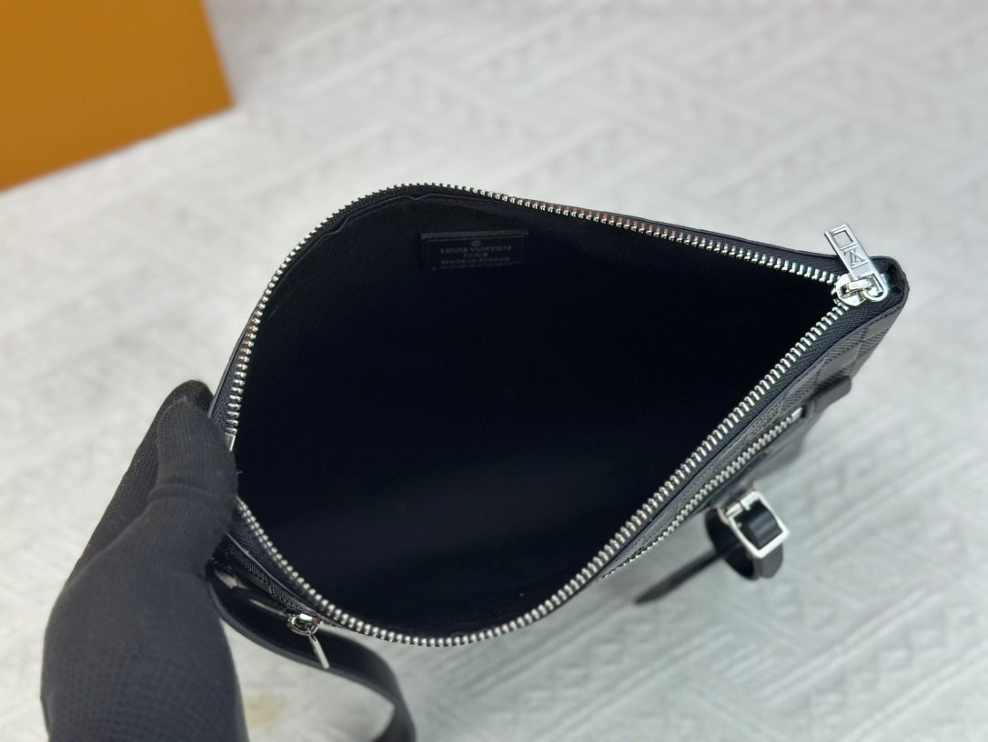 1XE398BDE Stylish leather bag