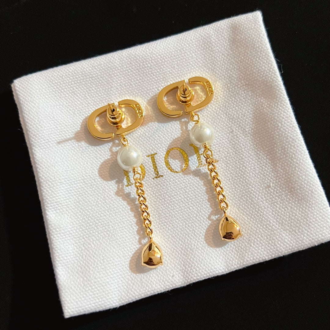 14D208EDE Stylish Earrings
