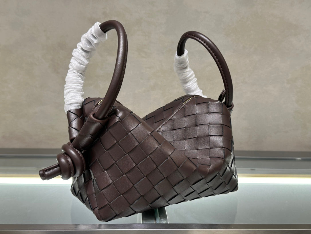 1XA84BDE Stylish leather bag