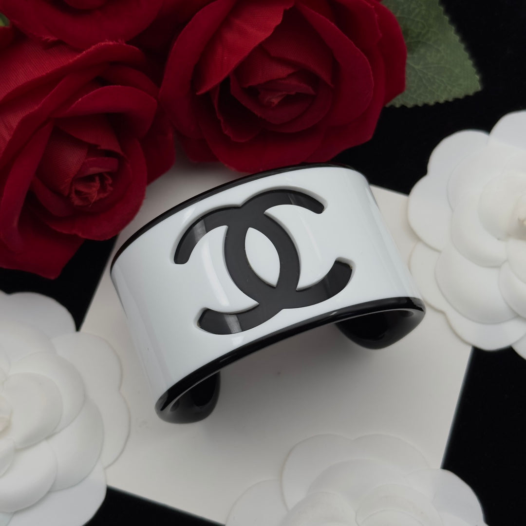 84C9kDE Stylish Bracelets