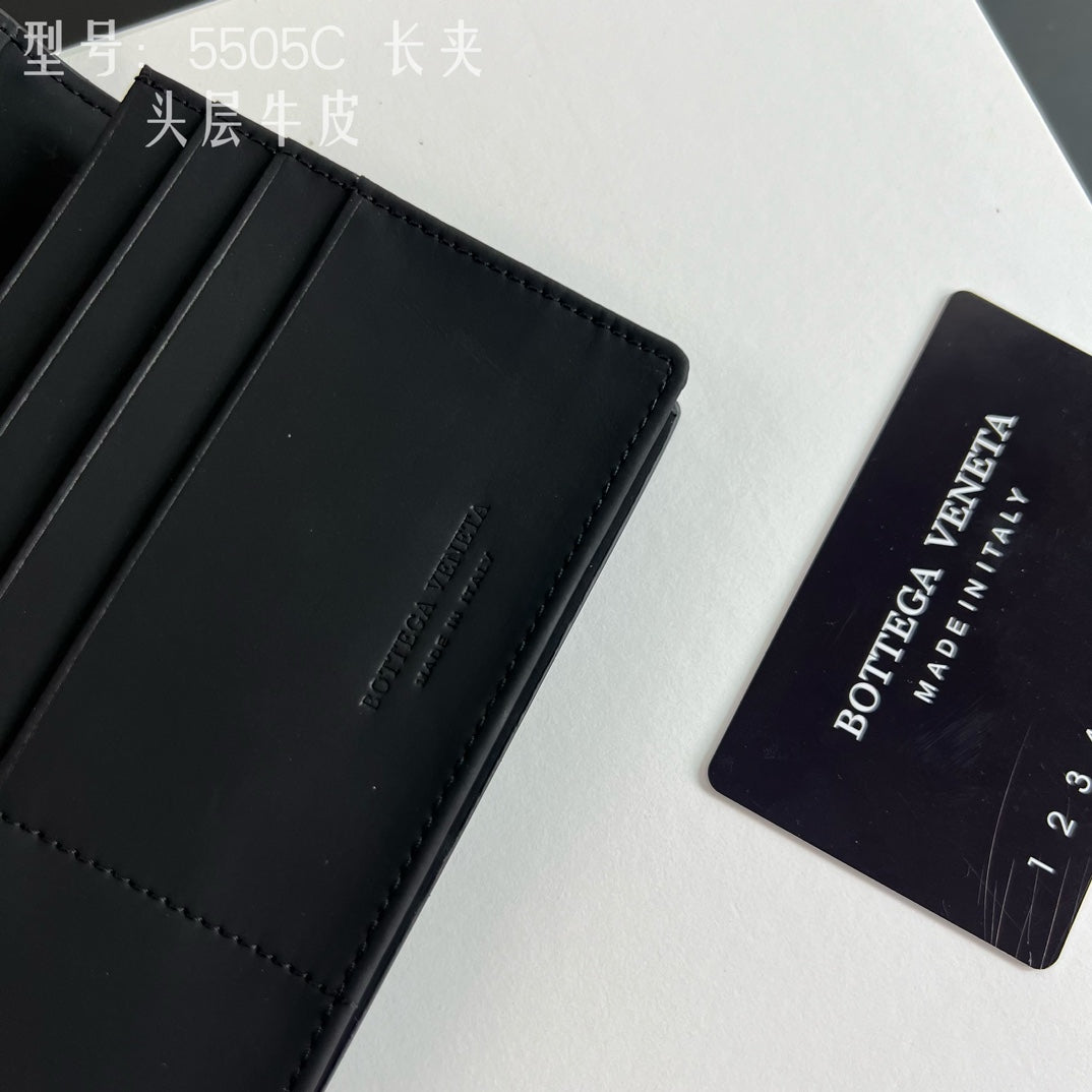 1XA82BDE Stylish leather wallet