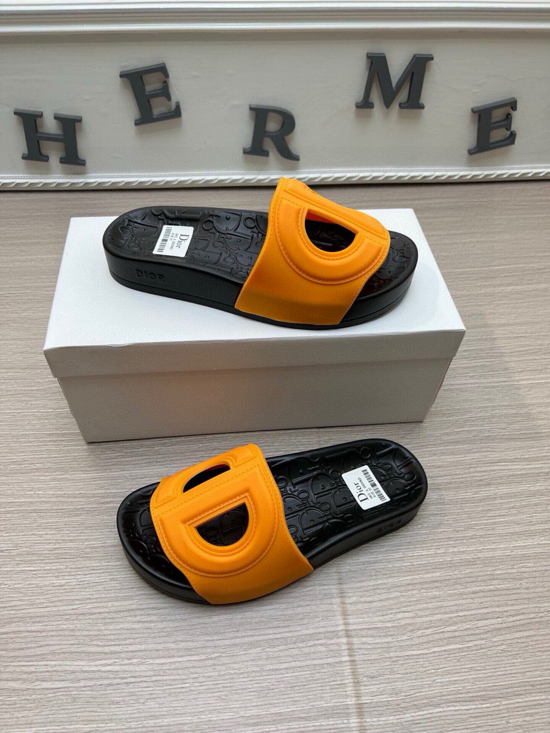535ZD280ZDE Stylish Slippers