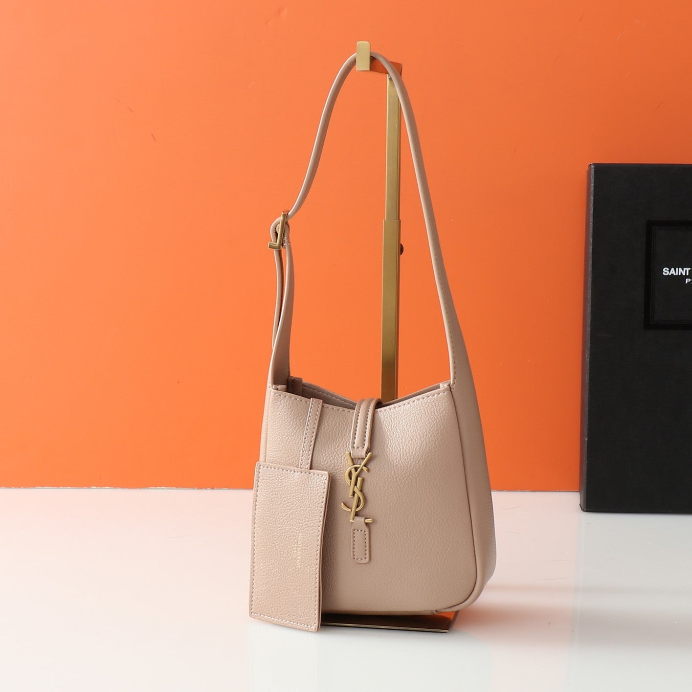 165NSL115BDE Stylish leather bag