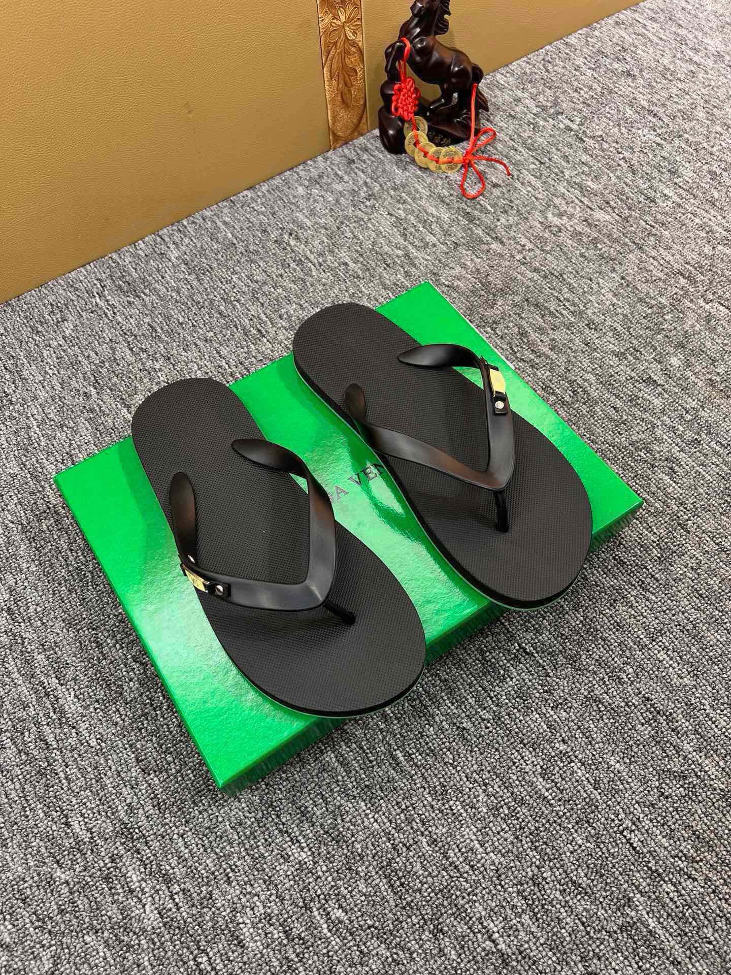 535ZA292ZDE Stylish Slippers