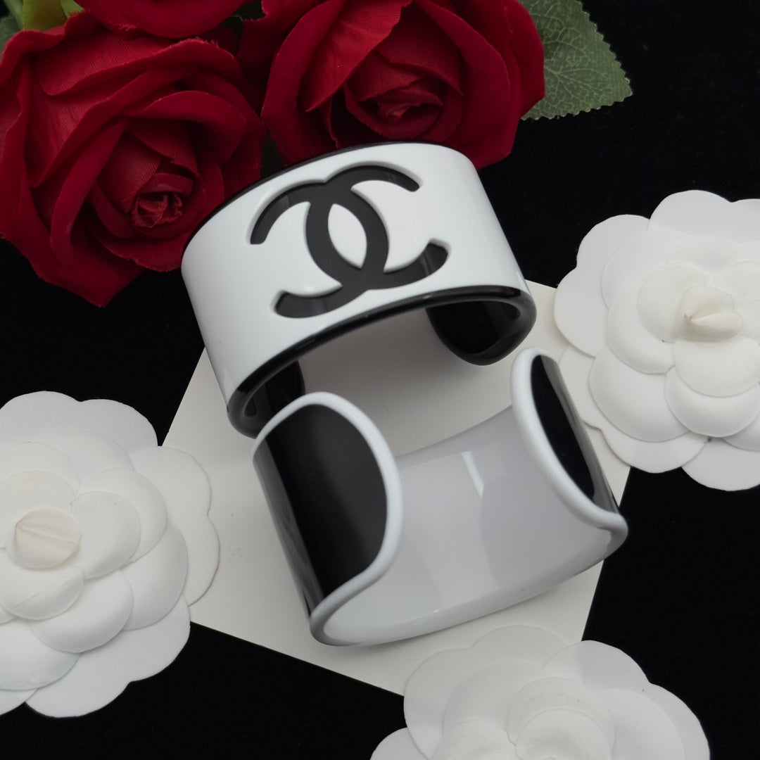 84C9kDE Stylish Bracelets