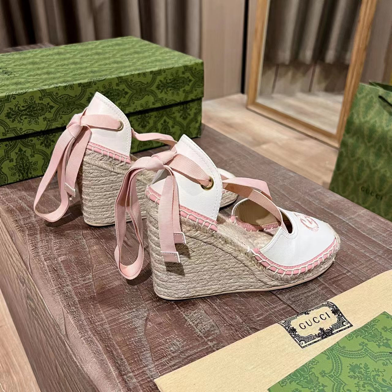2YB39ZDE Stylish leather High heels