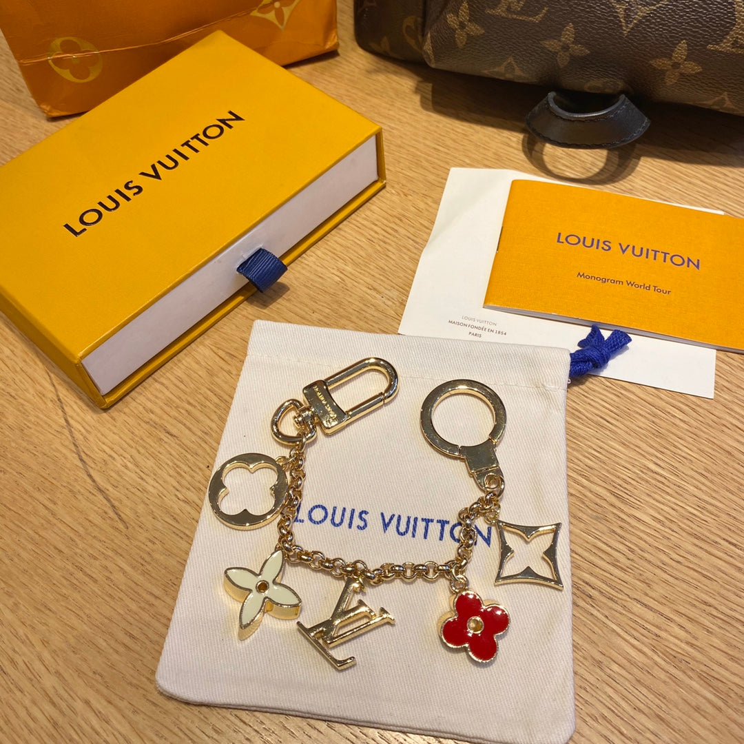 1E17ADE Stylish Keychains