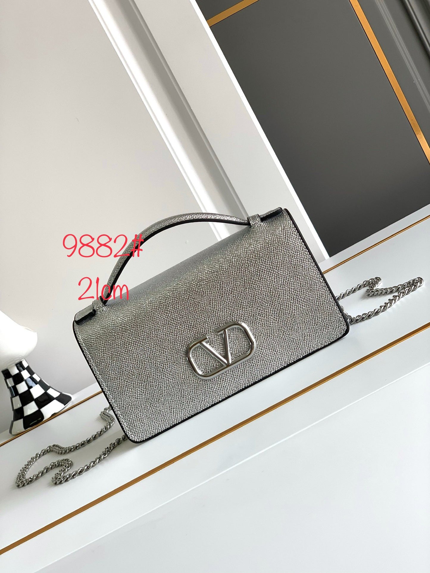 1XVL272BDE Stylish leather bag 