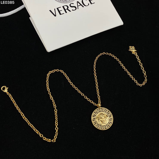 175RV56XDE Stylish Necklaces