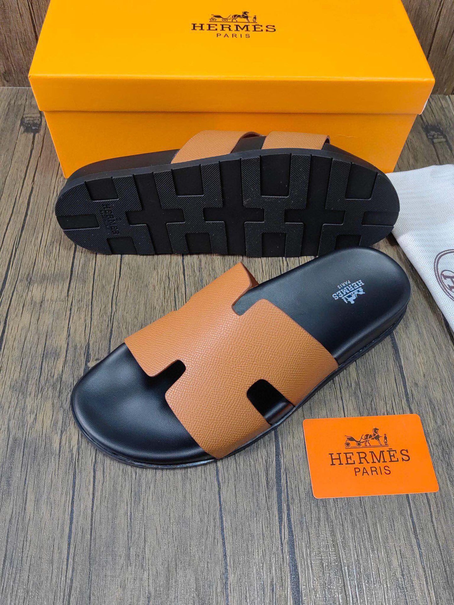 5YH60ZDE Stylish Slippers