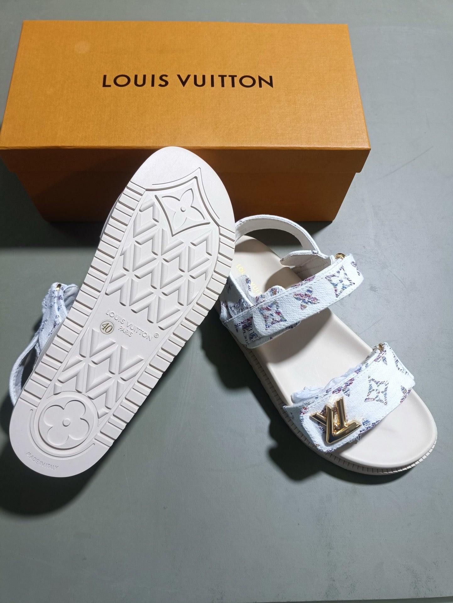 5LE211ZDE Stylish sandals