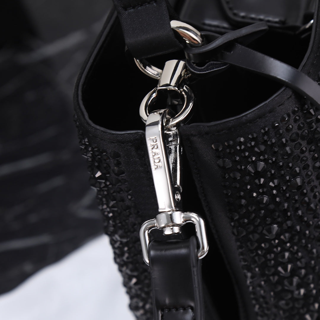 2XPD265BDE Stylish leather bag 