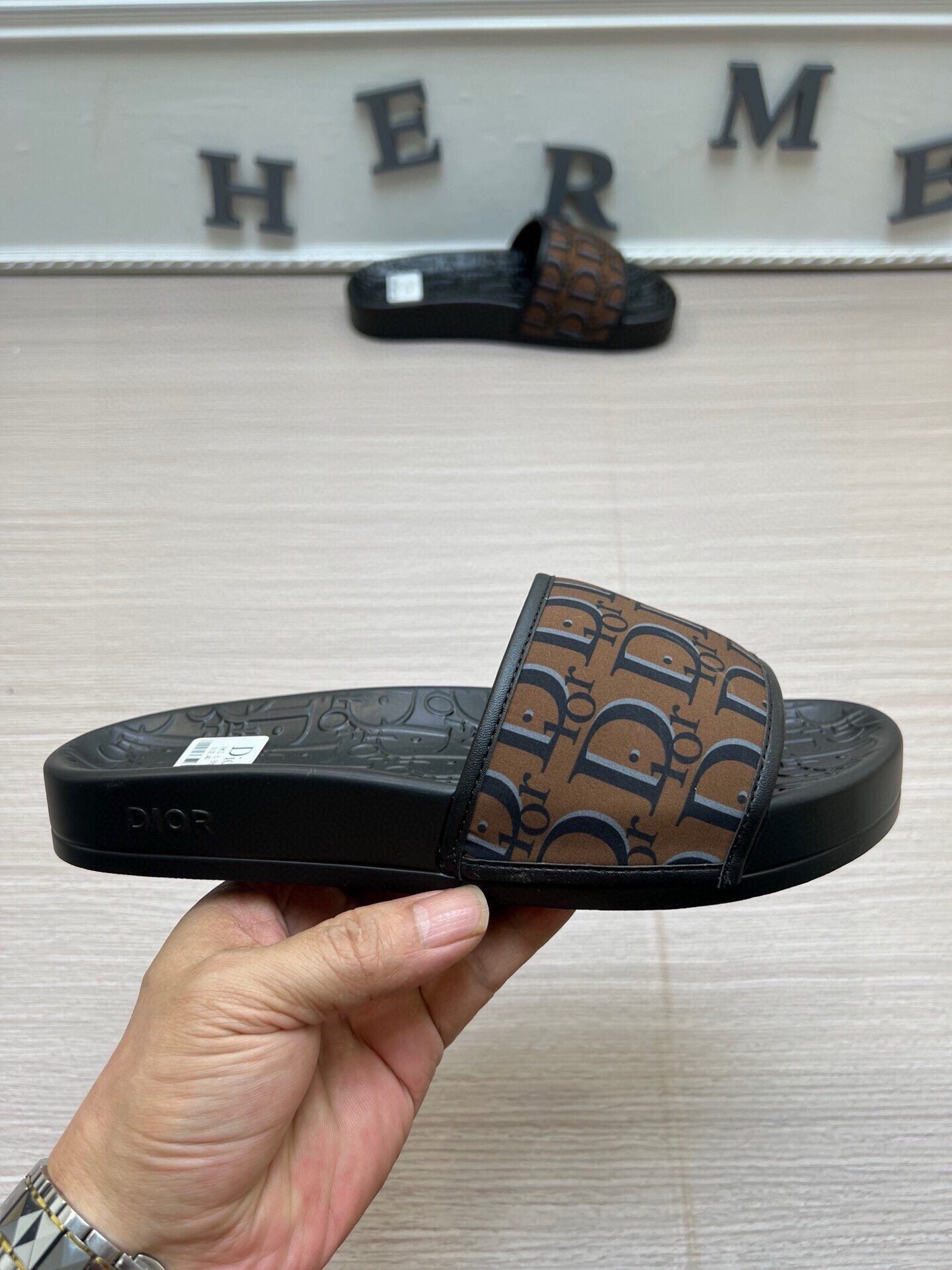 5LD214ZDE Stylish Slippers