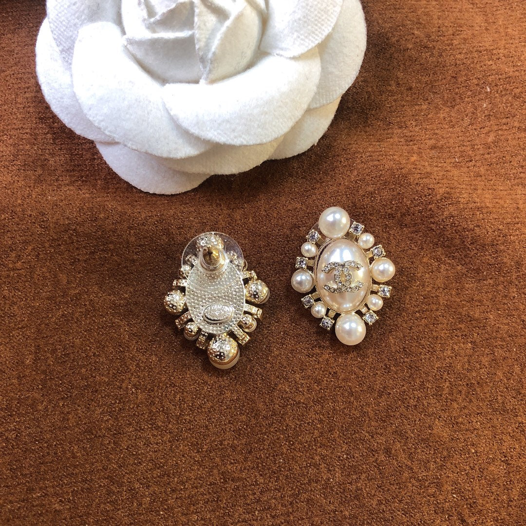 14C81EDE Stylish Earrings