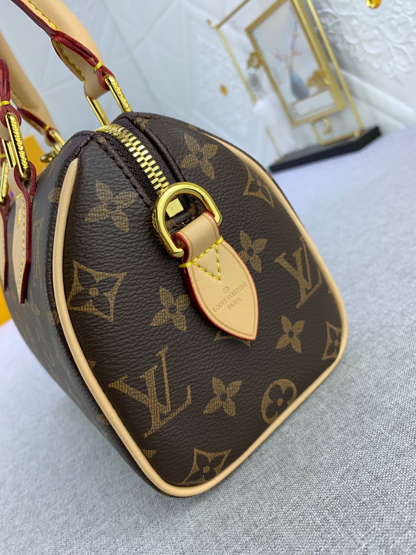 2XE44BDE Stylish leather bag 