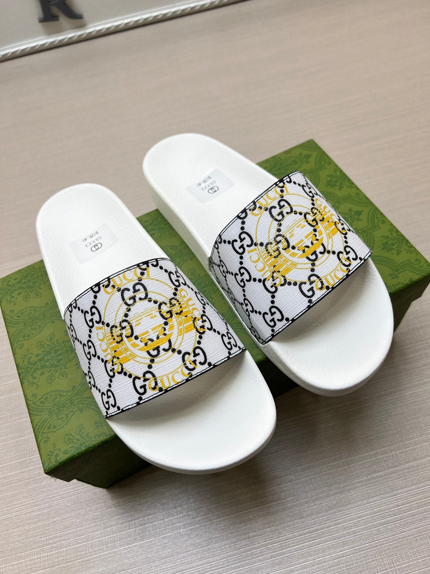 5LB234ZDE Stylish Slippers