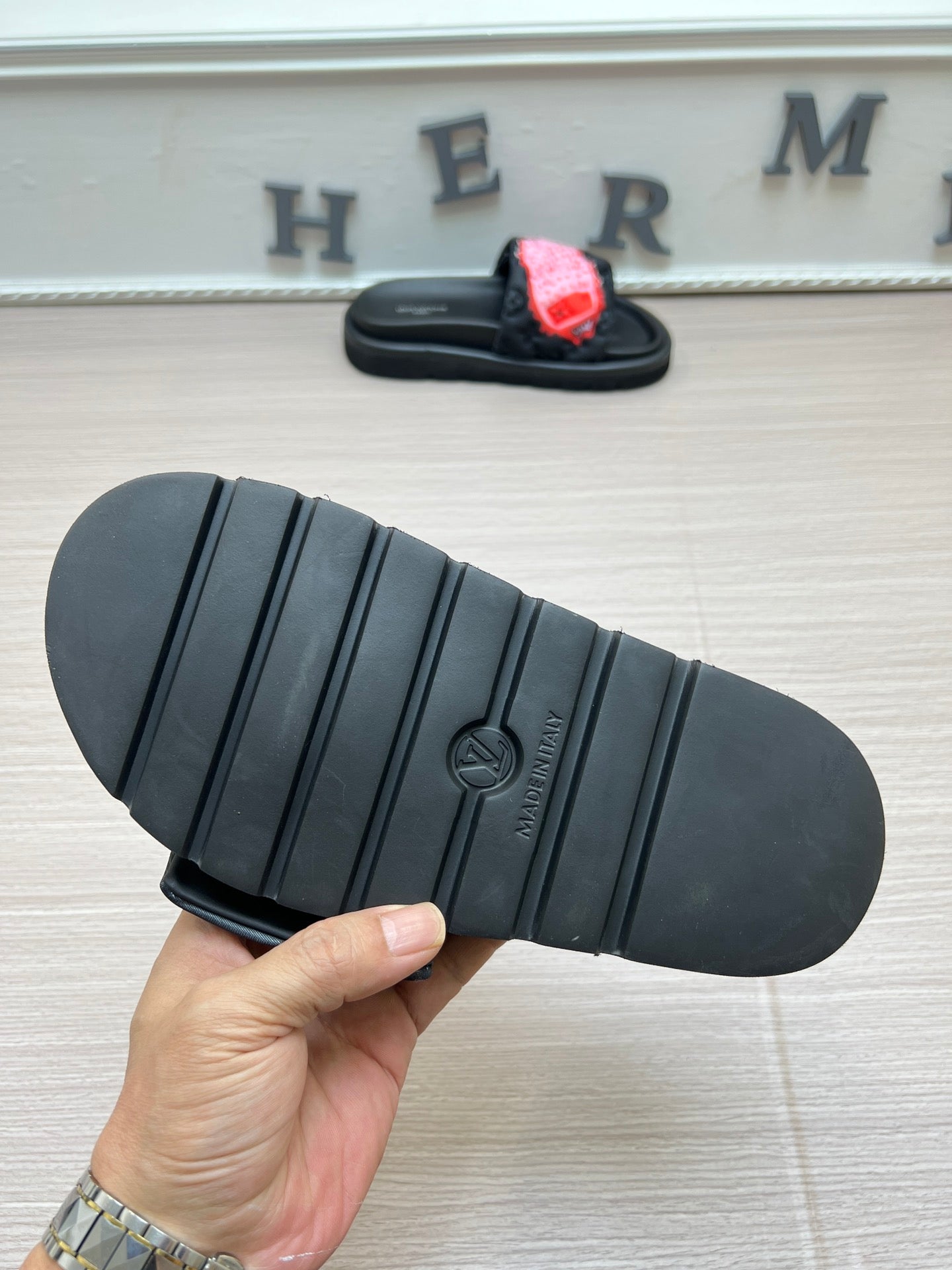 5YE154ZDE Stylish Slippers