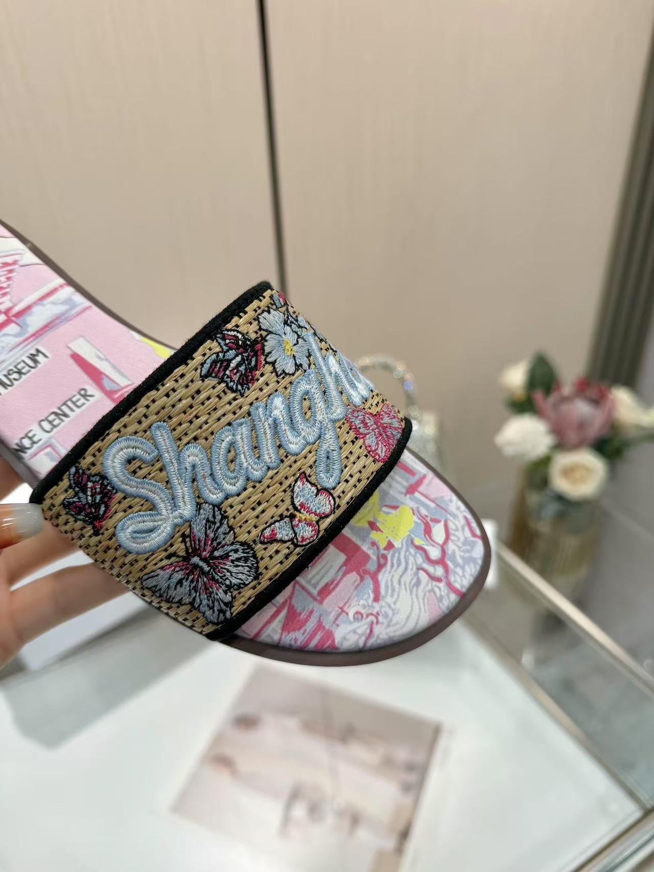285ZD67ZDE Stylish  Peather Slippers