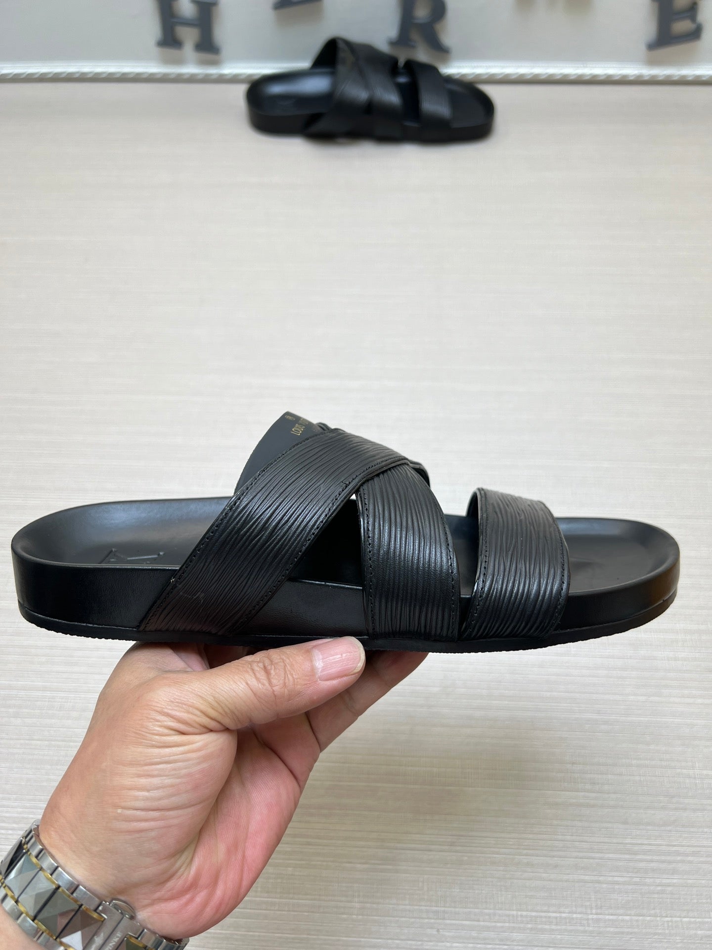 54E89ZDE Stylish slippers