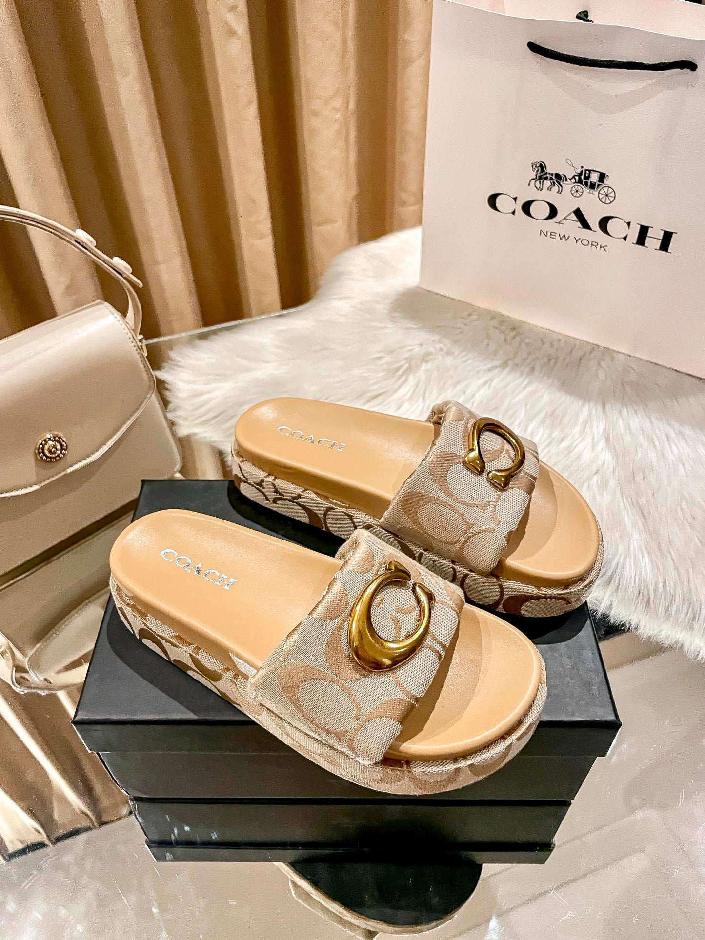 14A173ZDE Stylish Slippers