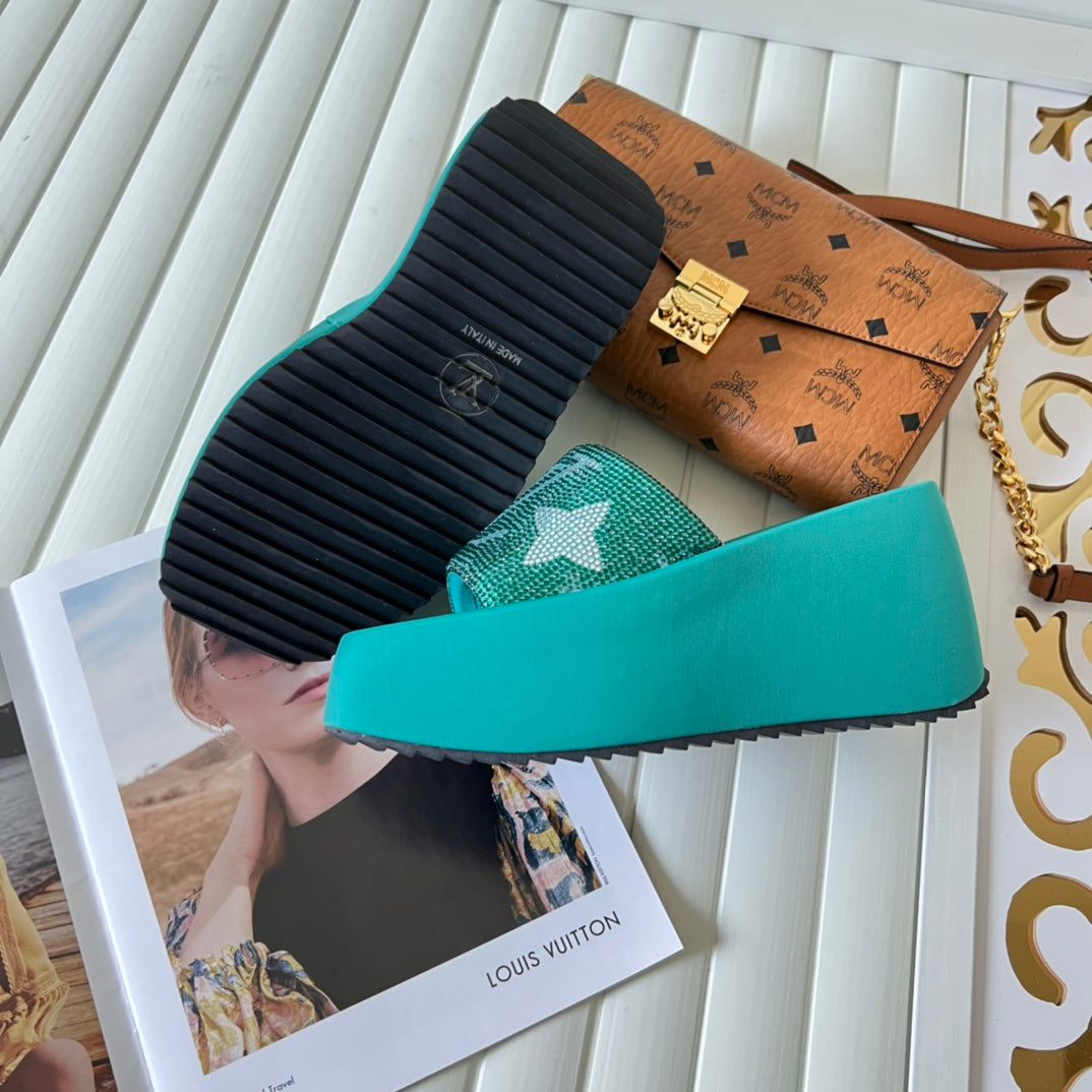 14E90ZDE Stylish Slippers