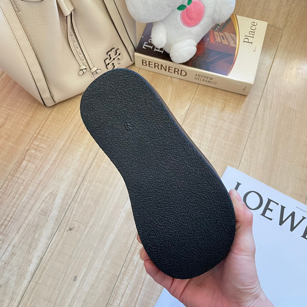 14A92ZDE Stylish Slippers