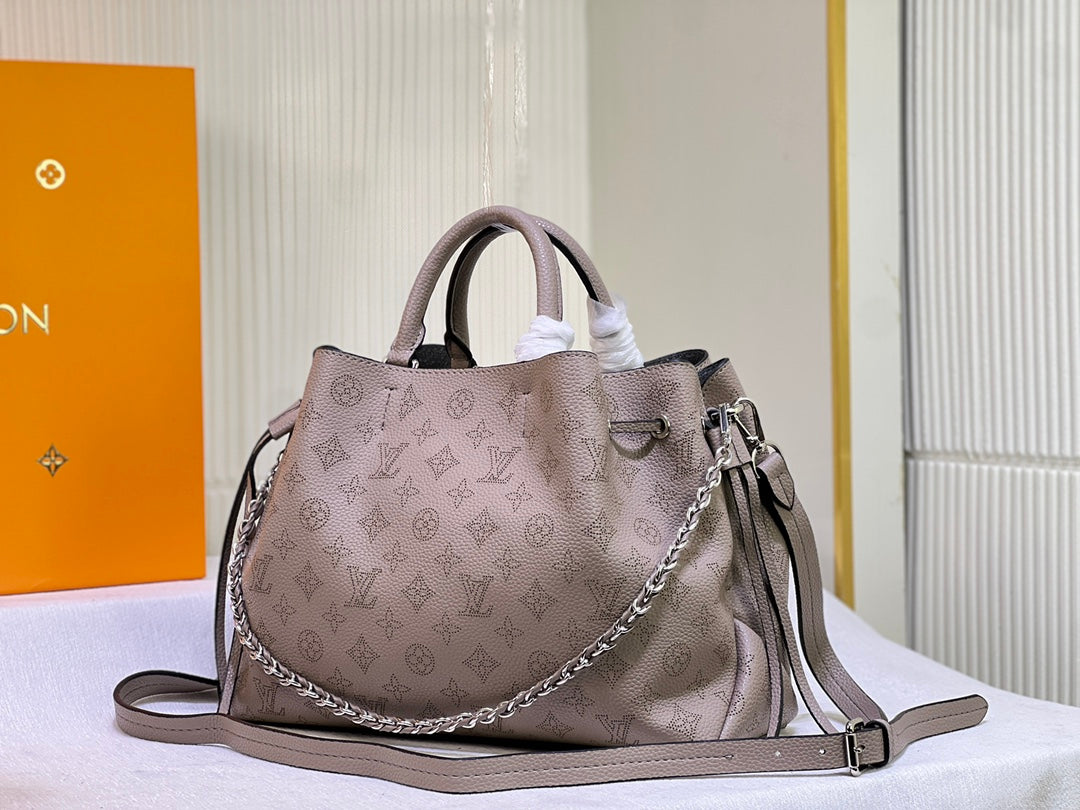 155NE39BDE Stylish leather bag