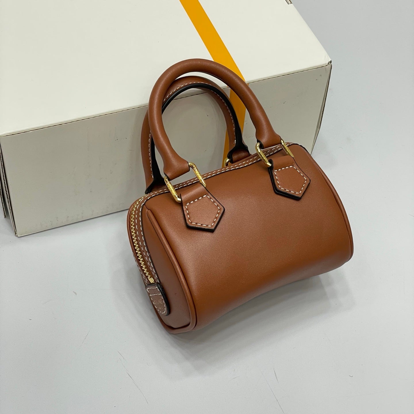 155NN27BDE Stylish leather bag