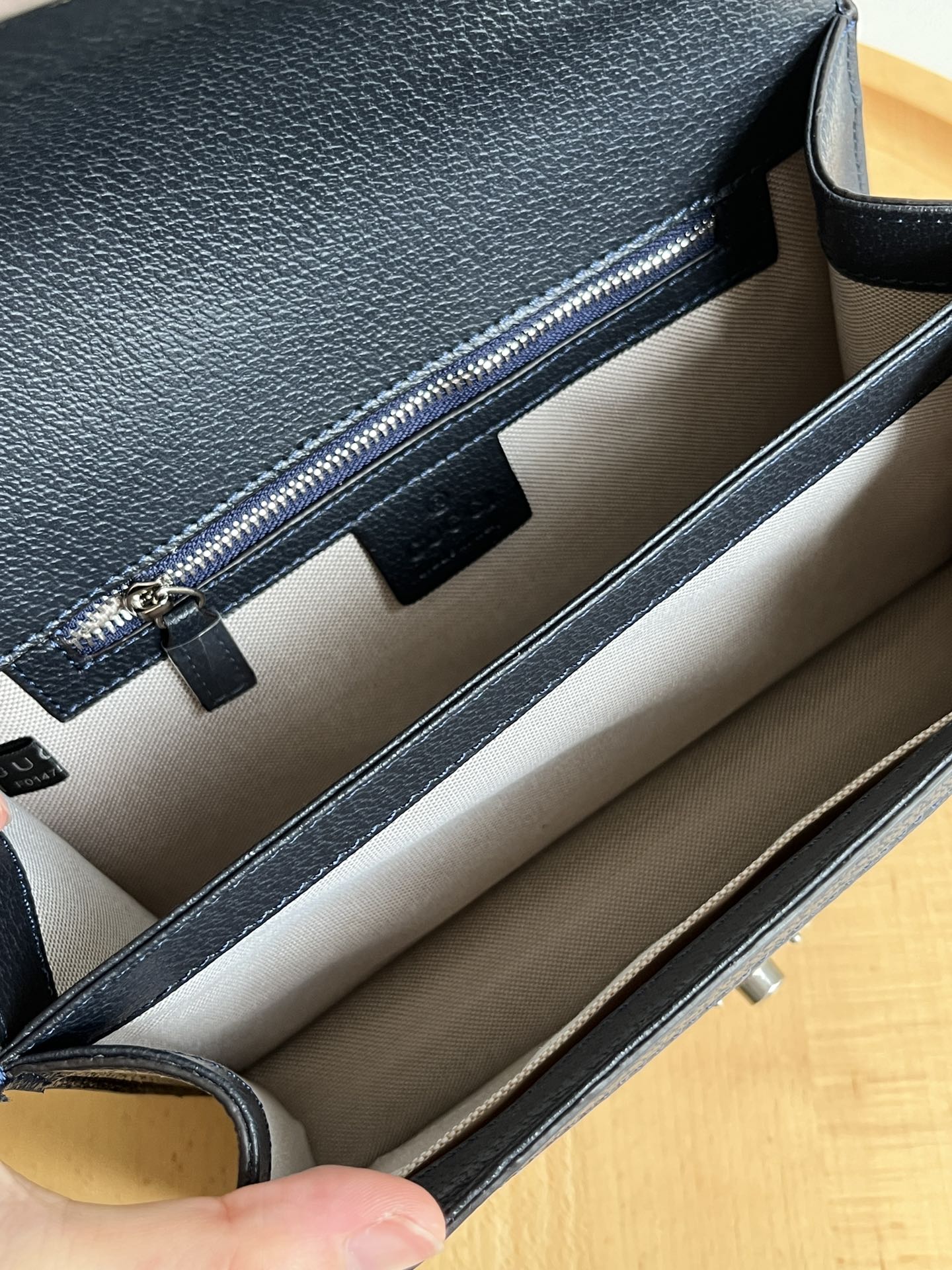 2XB467BDE Stylish leather bag