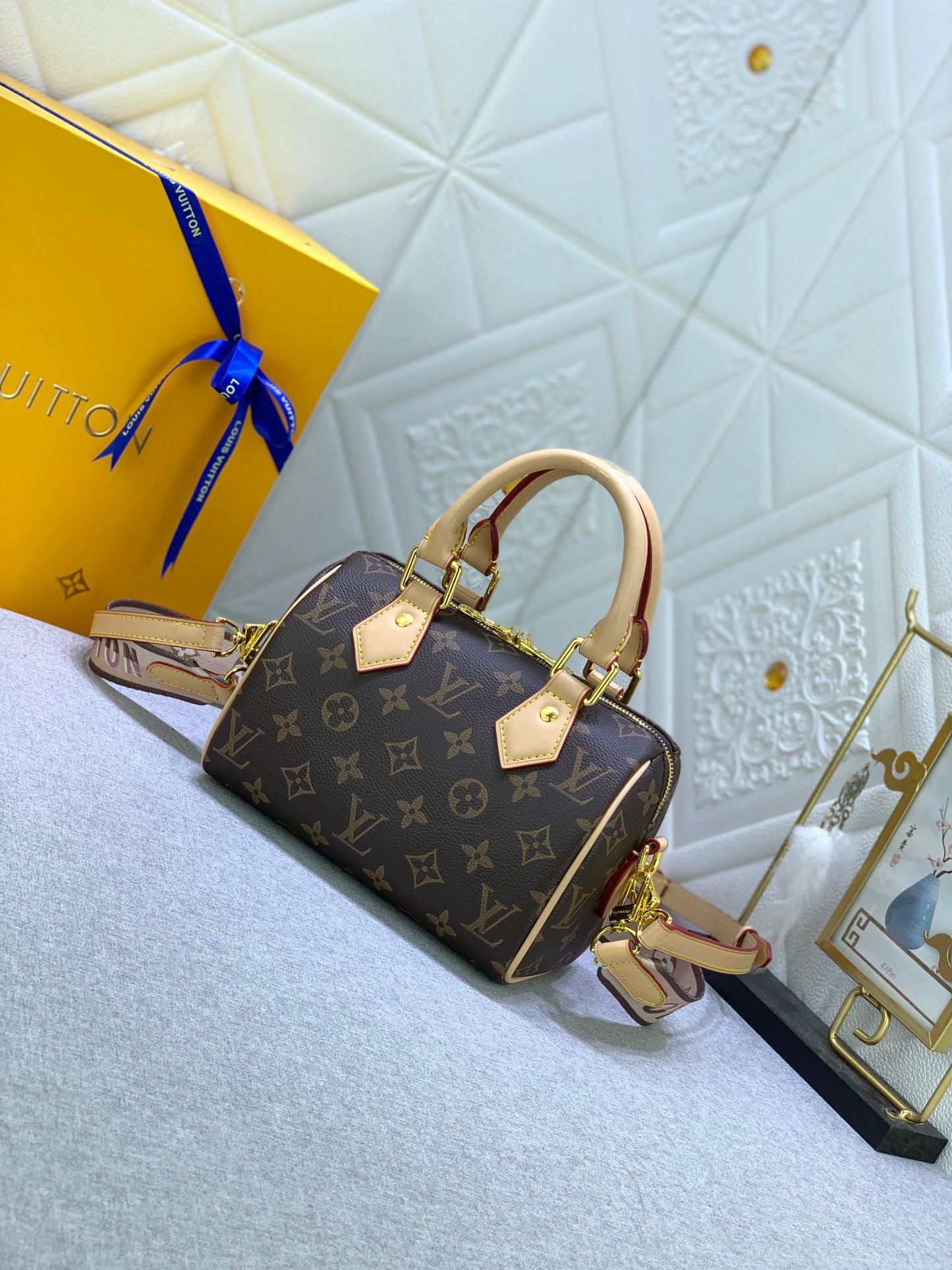 2XE44BDE Stylish leather bag 