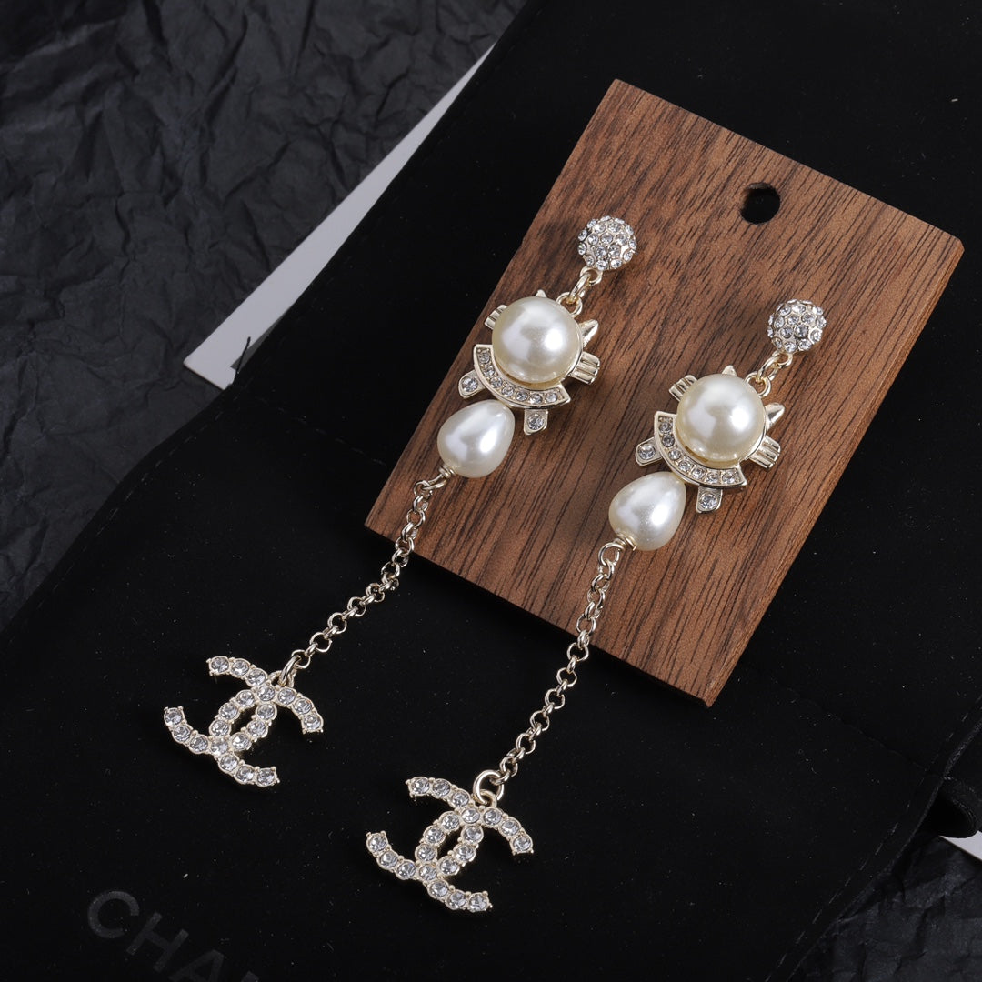 1YC125EDE Stylish Earrings