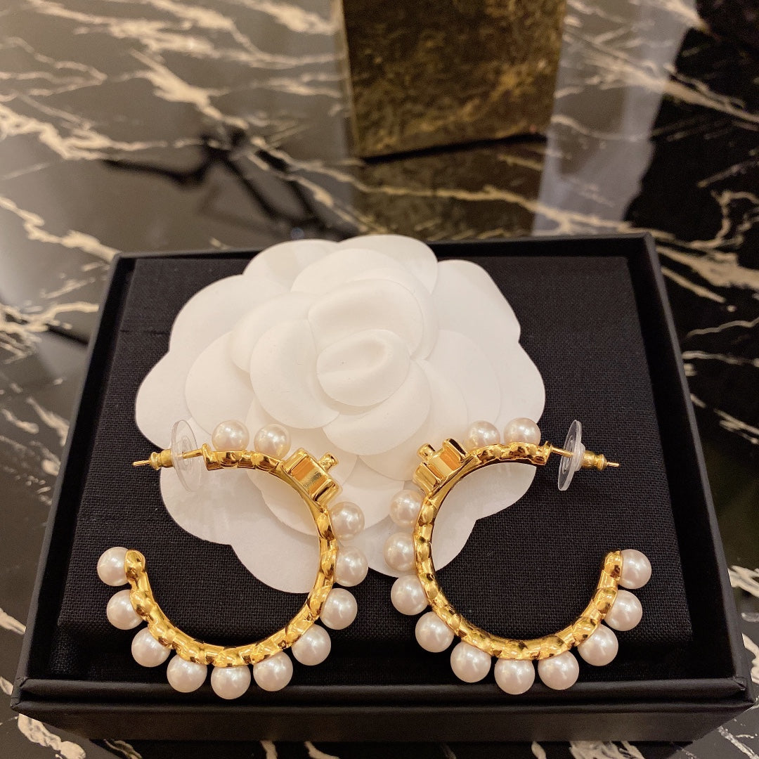 14C109EDE Stylish Earrings