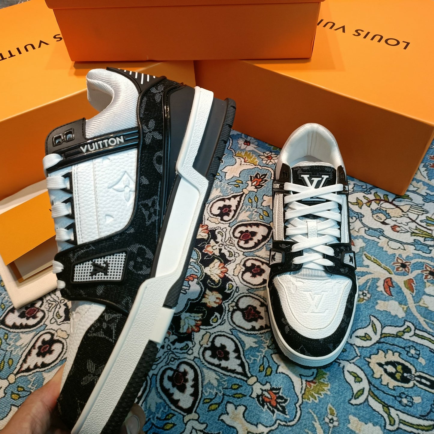 1XE23ZDE Stylish Sneakers