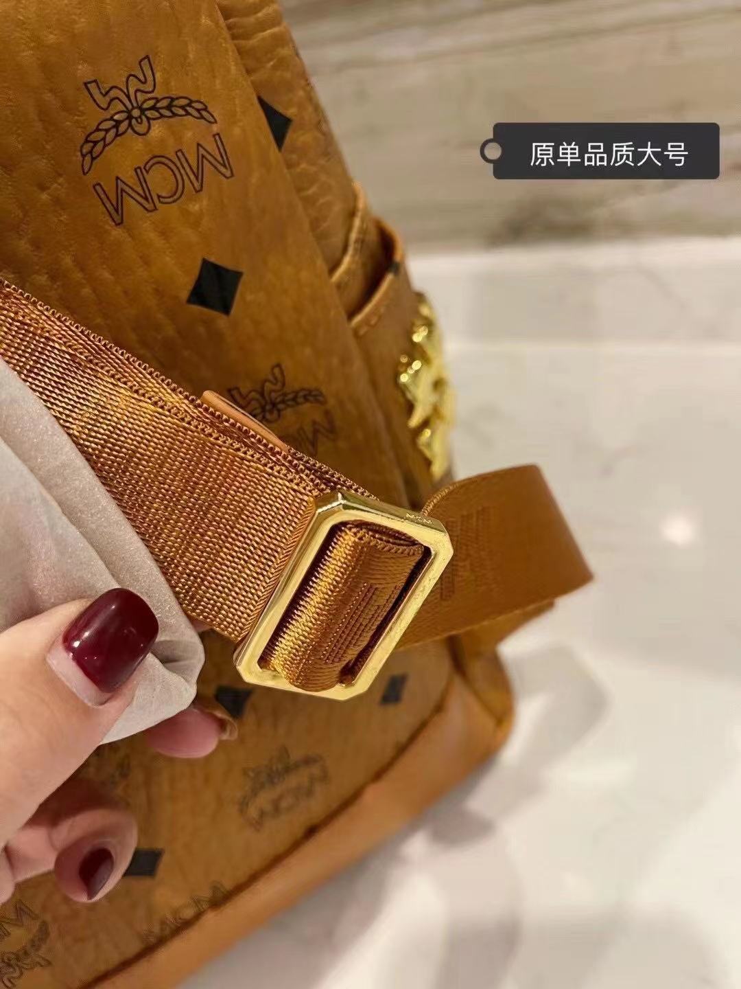 2XM332BDE Stylish leather bag 