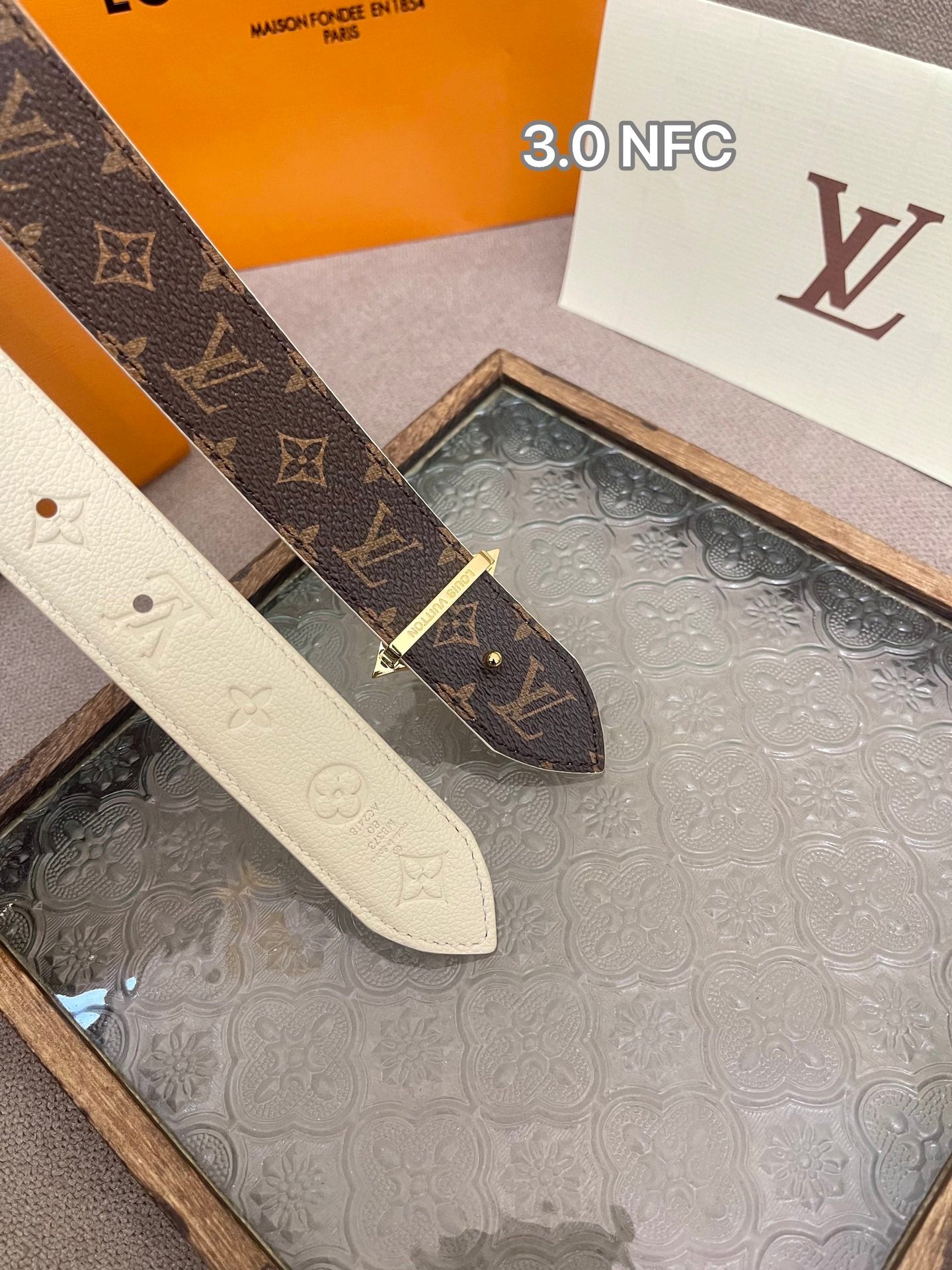 255RE10PDE Stylish  High quality belt With full package