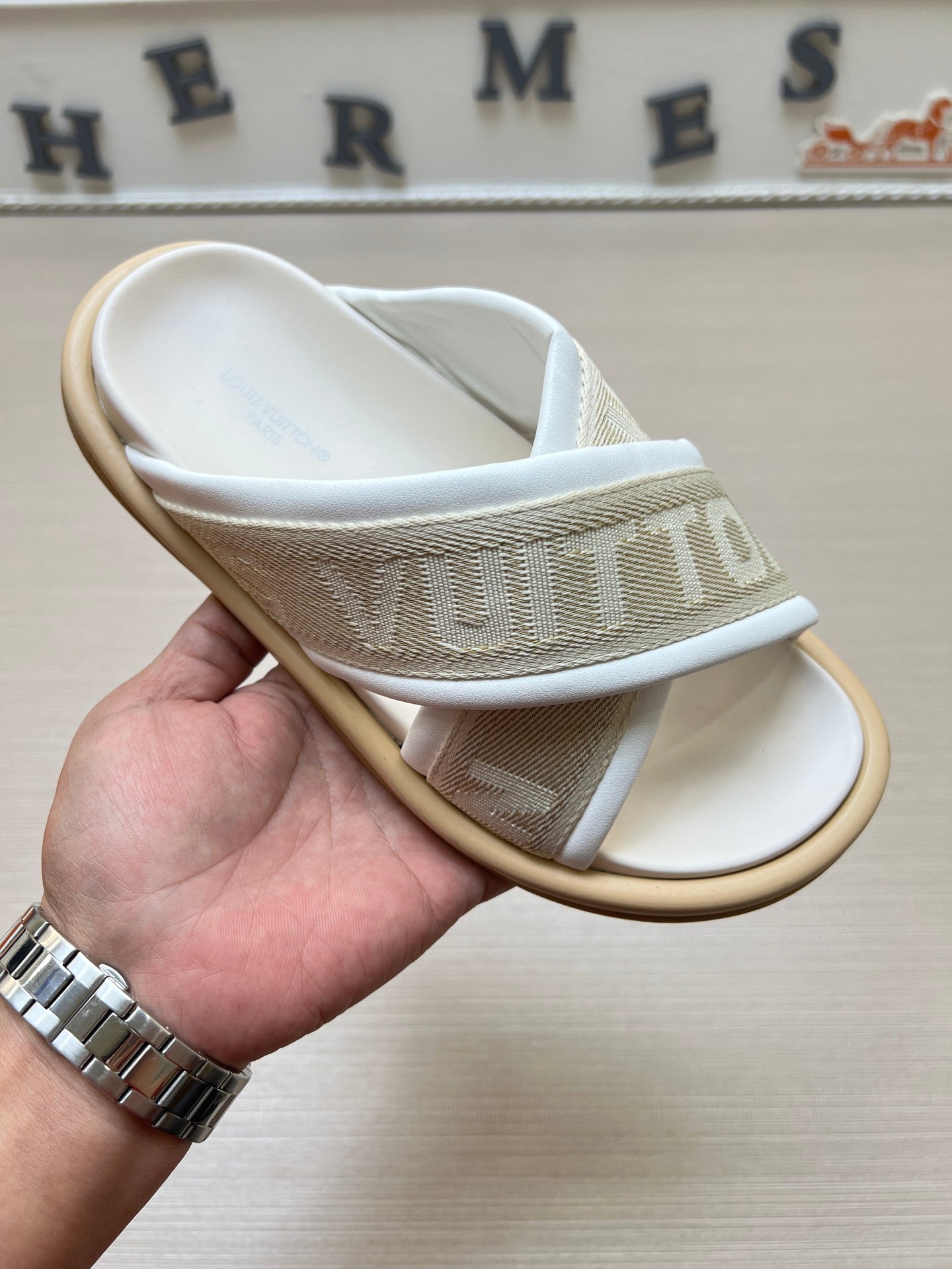 535ZE271ZDE Stylish Slippers