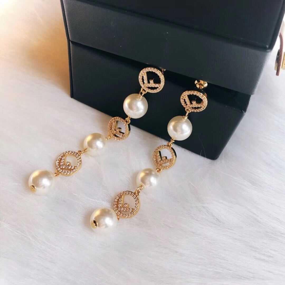 14F407EDE Stylish Earrings