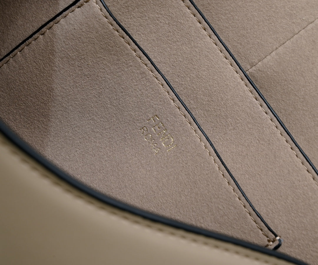 2XF89BDE Stylish leather bag 