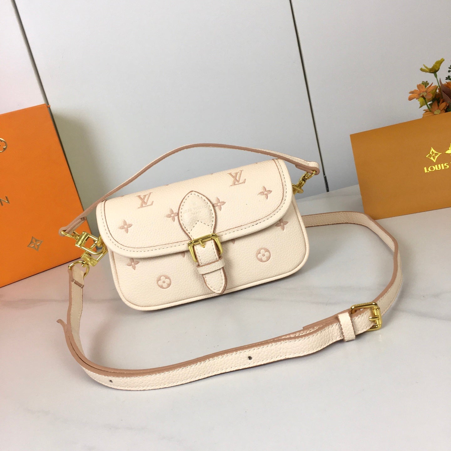 175NE8BDE Stylish leather bag