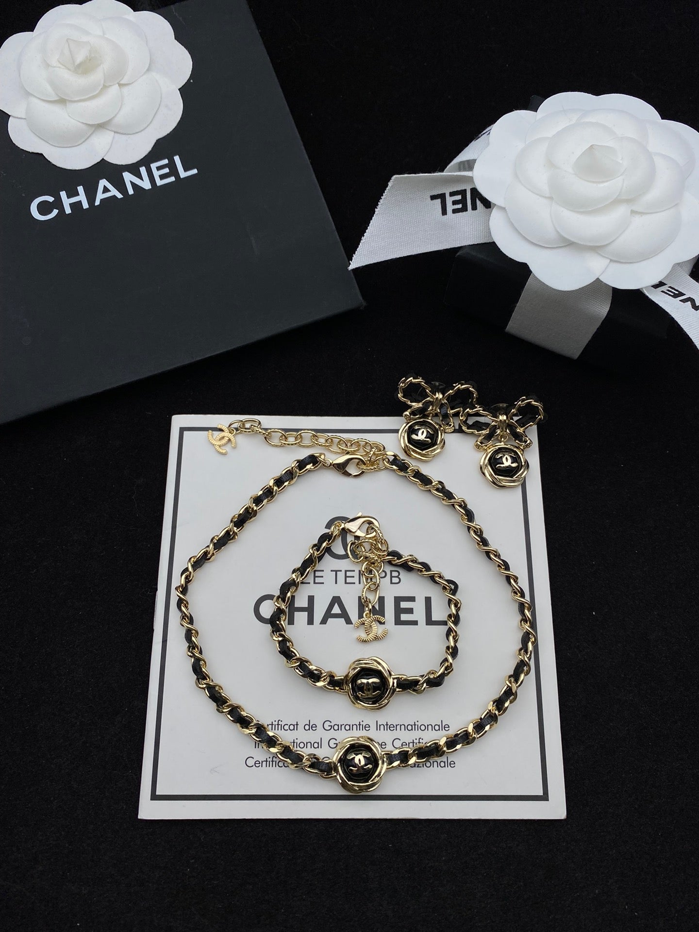 14C225XDE Stylish  Necklaces Bracelets Earrings