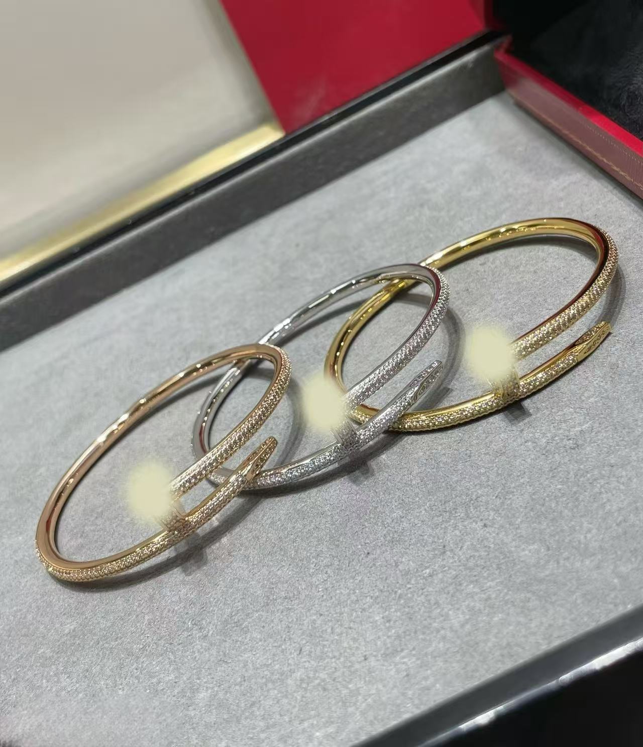 P65XK1KDE Stylish high quality bracelet)