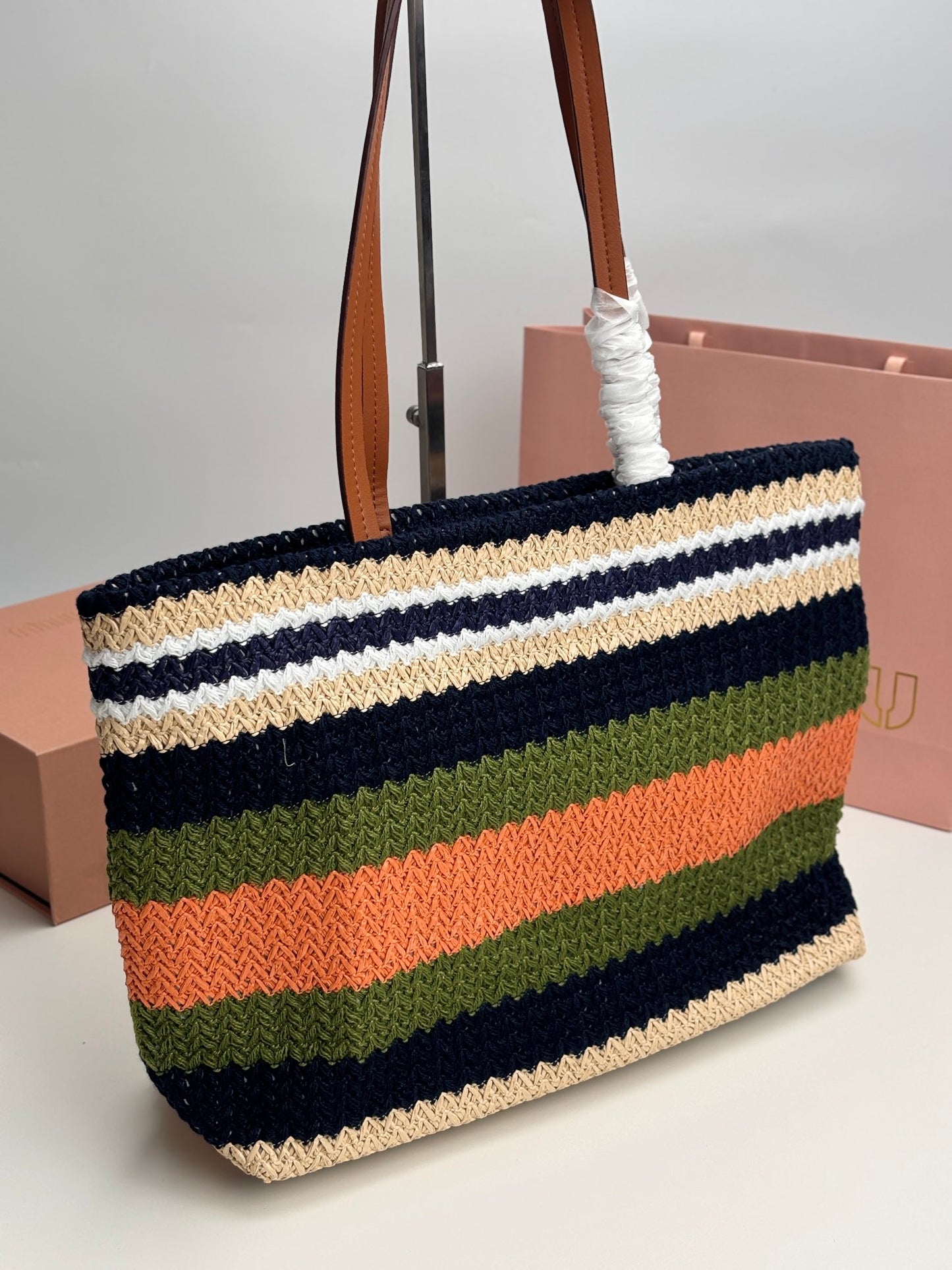 1XA78BDE Stylish Woven Bag