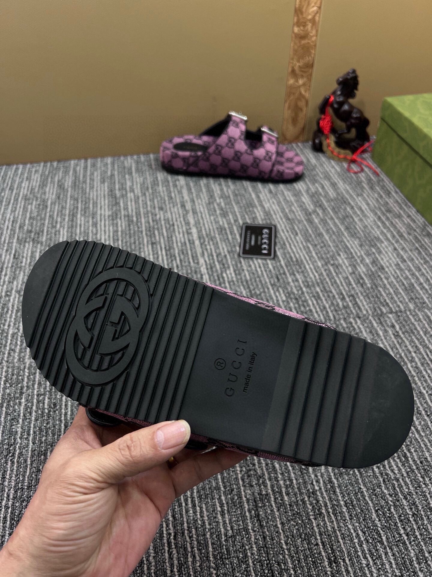 54B123ZDE Stylish slippers