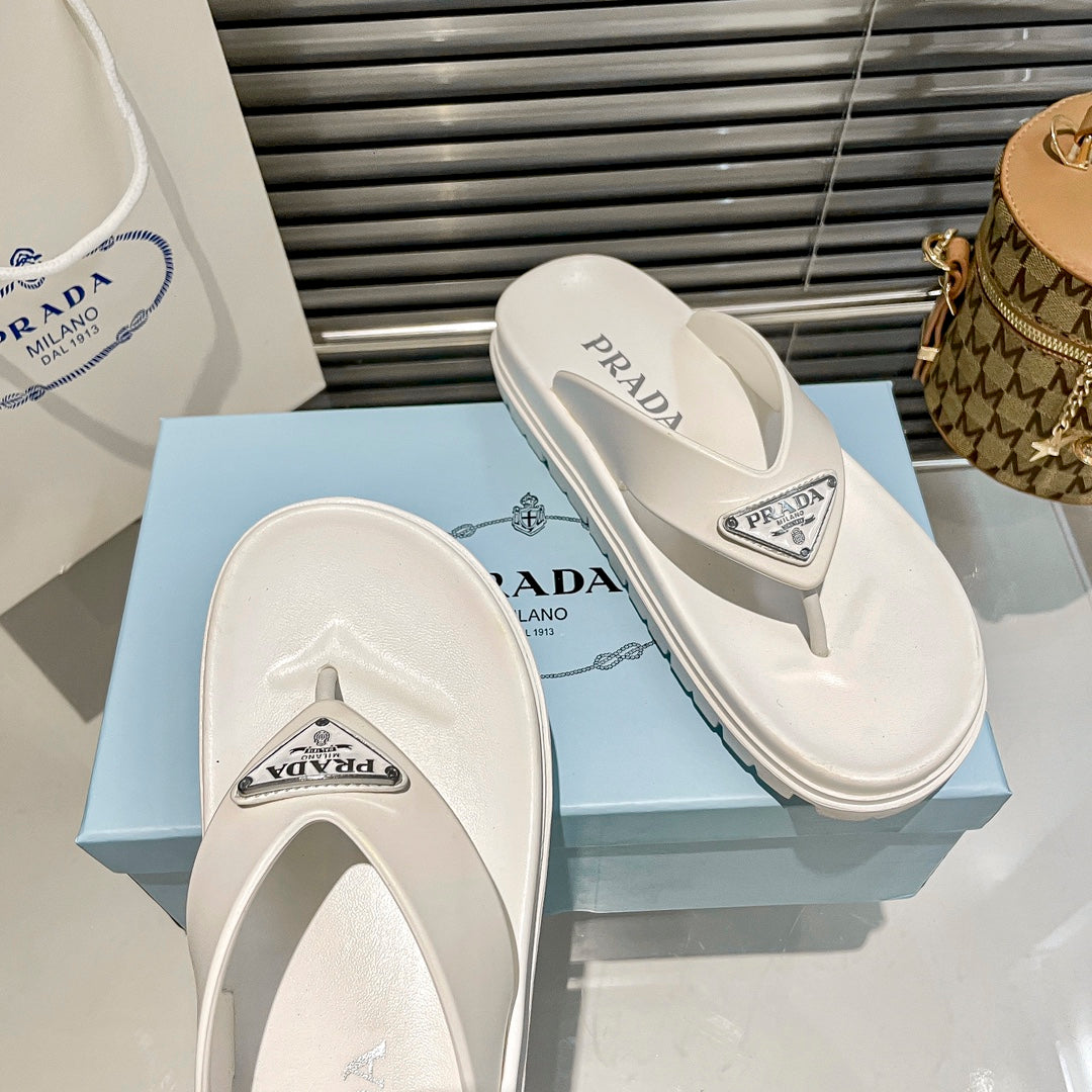 14PD181ZDE Stylish Slippers