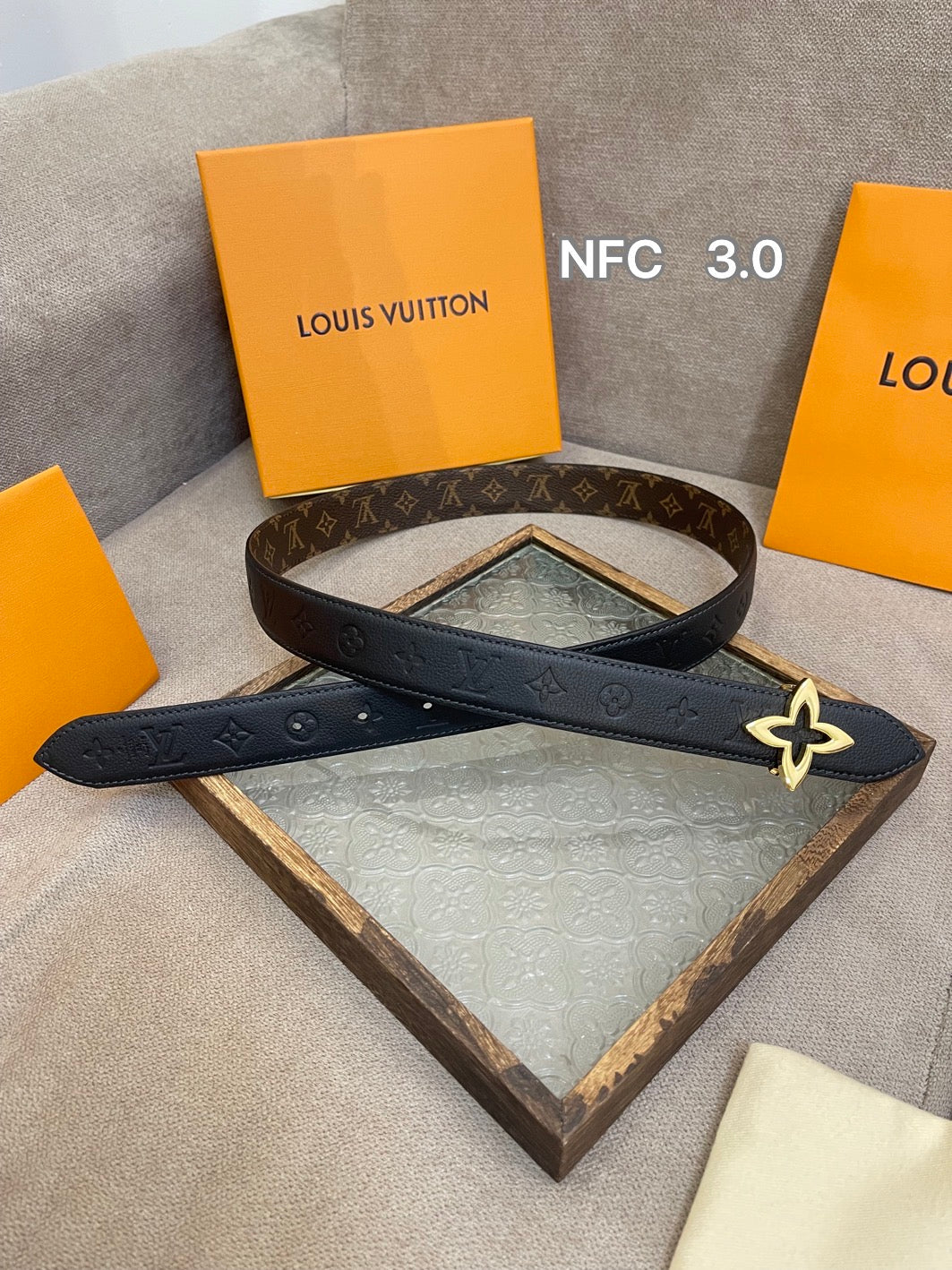 255RE11PDE Stylish  High quality belt With full package