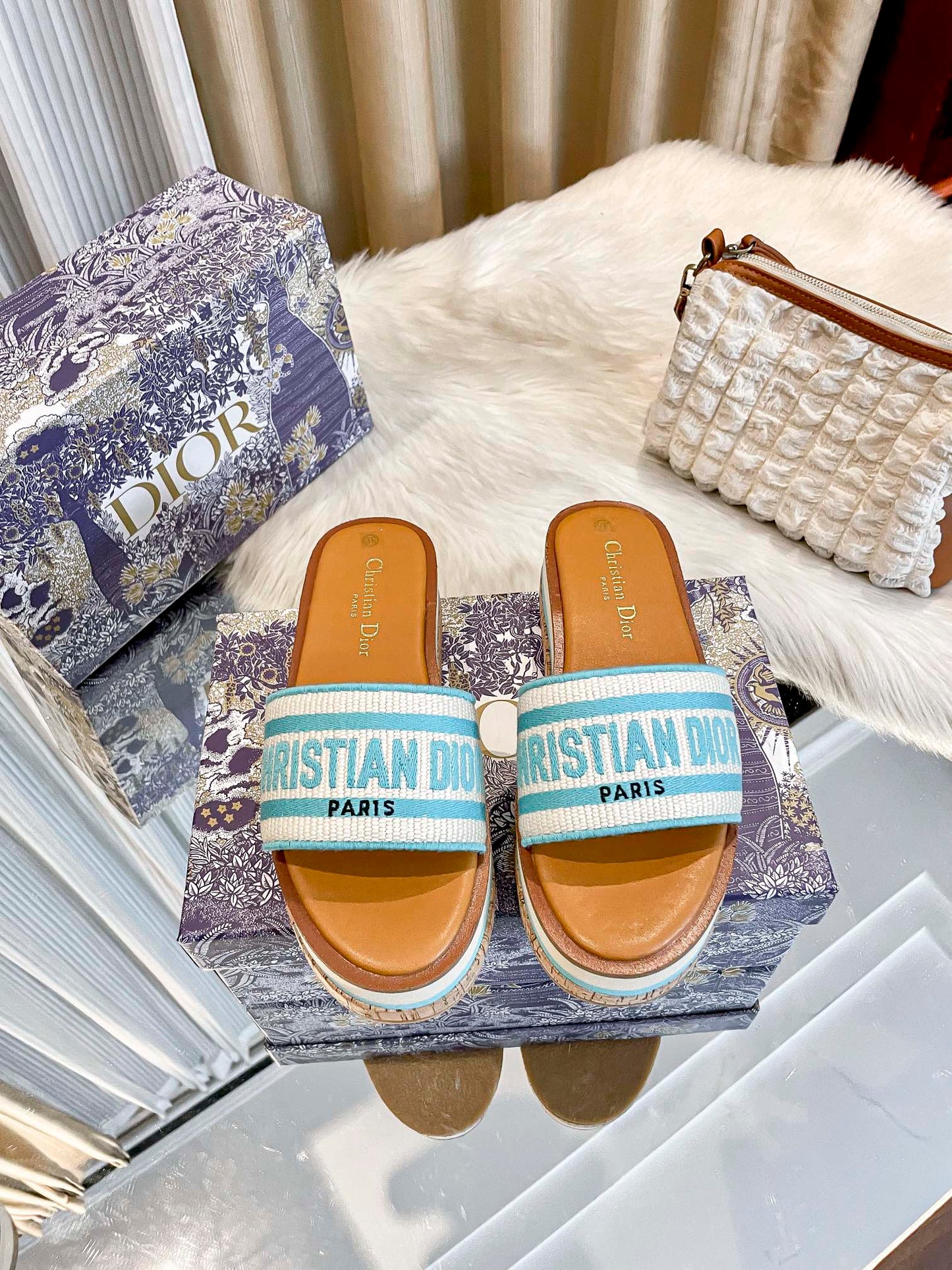 1LD22ZDE Stylish slippers