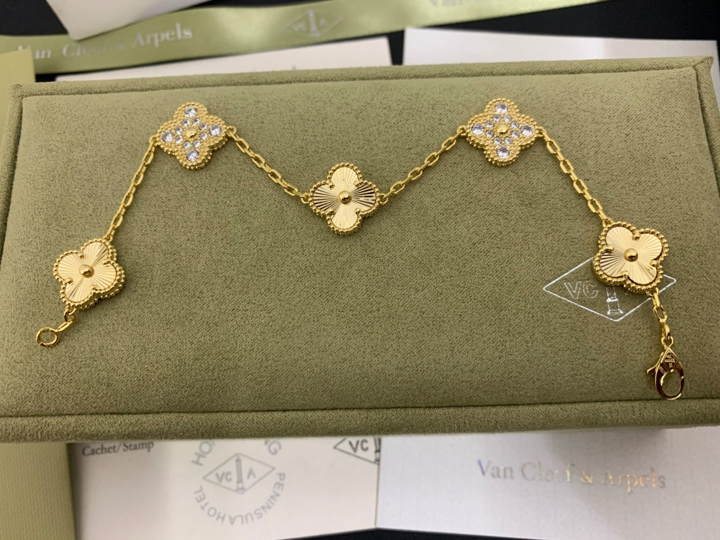 5XVA201KDE Stylish bracelets 5 flowers normal size1.5cm flower