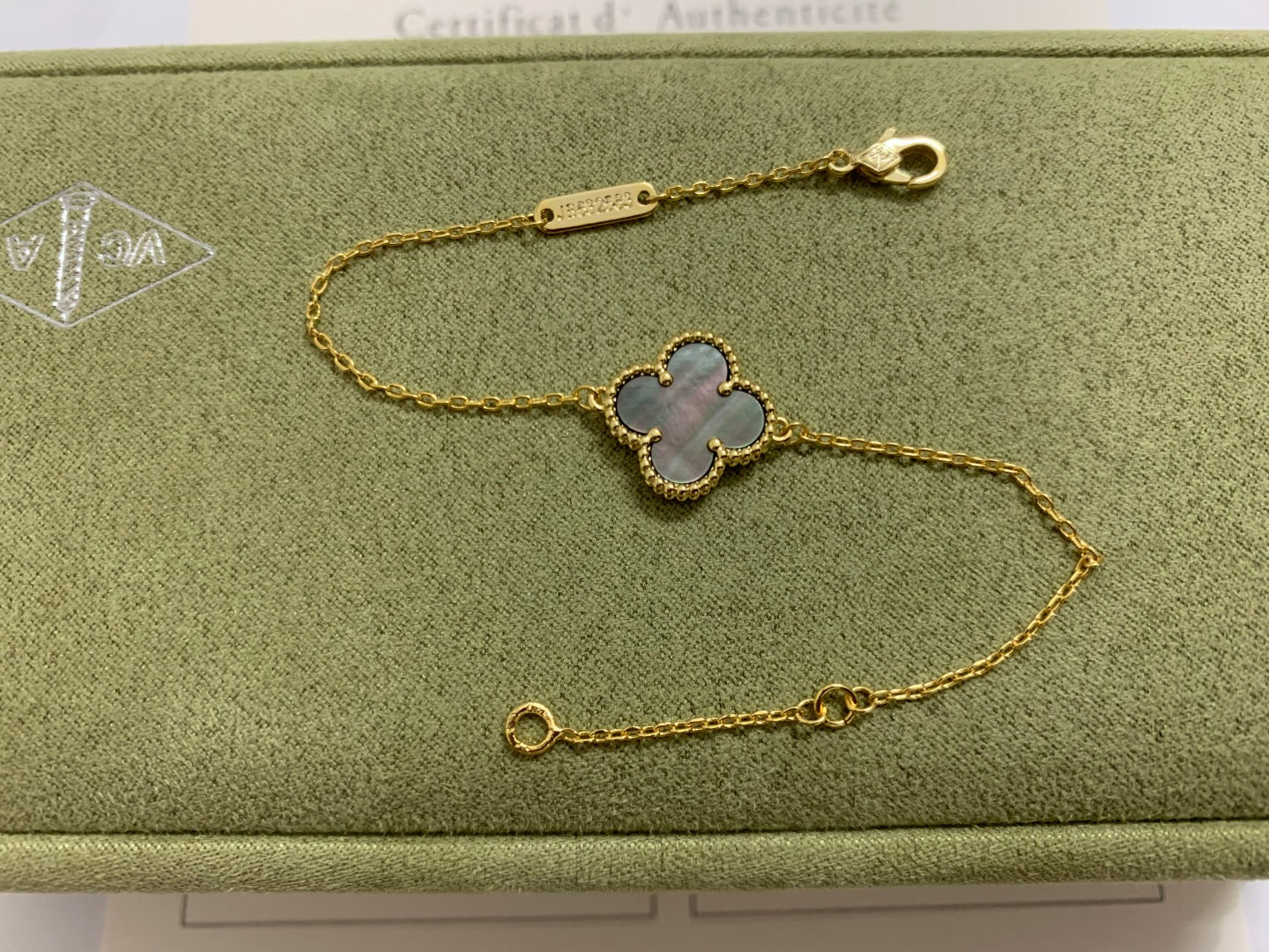 5XVA187KDE Stylish1 flower bracelet