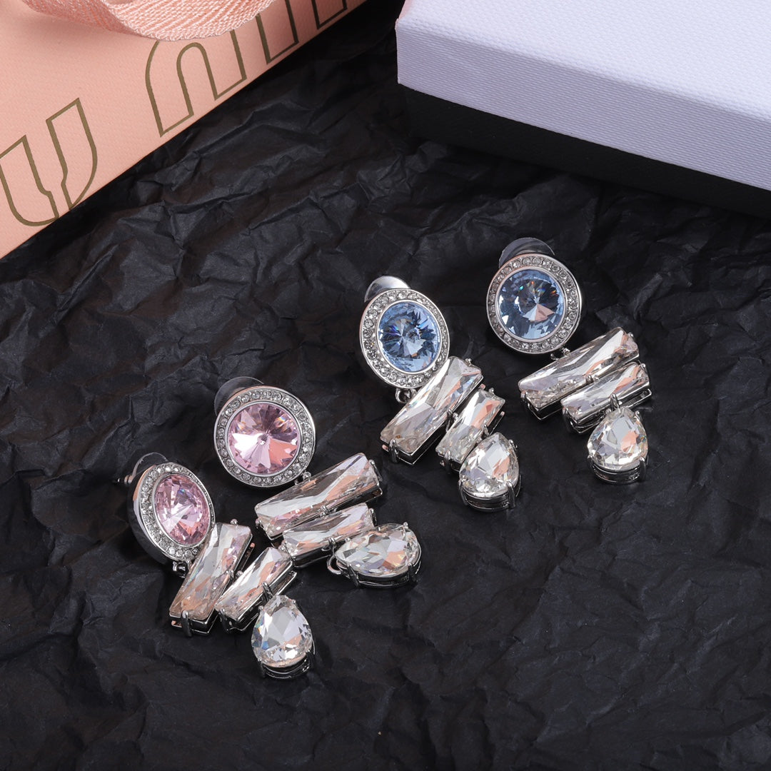 14A592EDE Stylish Earrings
