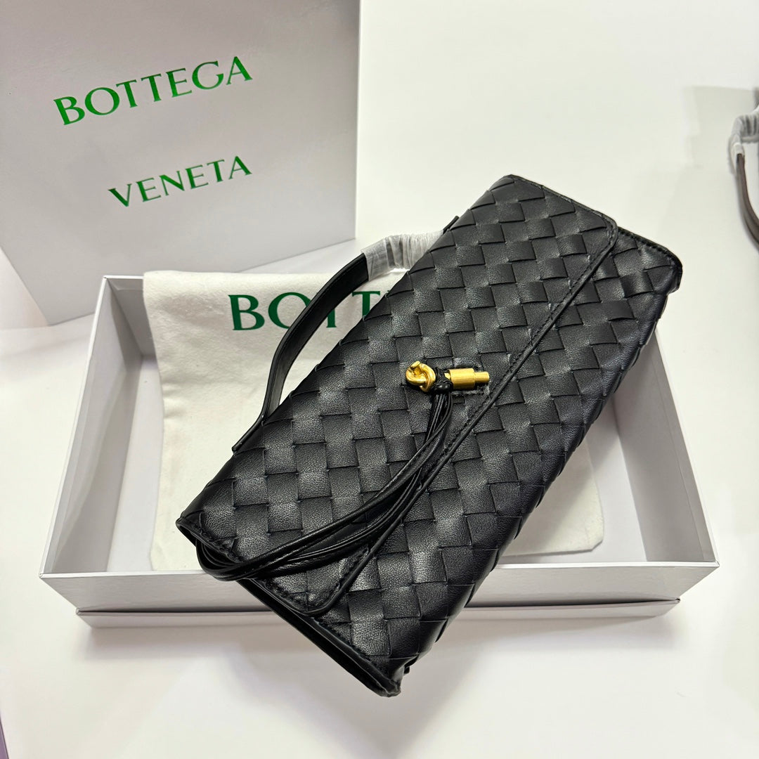 1XA380BDE Stylish leather bag 